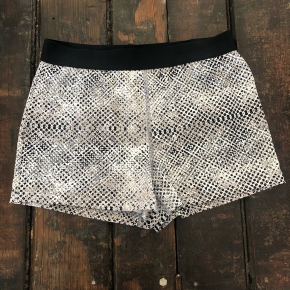 Forever 21 Pants - Forever 21 Workout fitted shorts